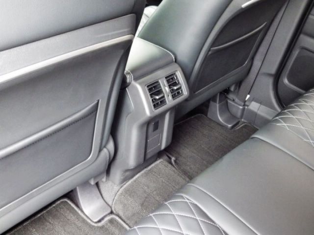 S-AWC旗艦型 4WD LED頭燈 原廠電子後視鏡 數位儀表板 ACC 車道偏移 主動煞車 盲點 電動椅 電尾門  第14張相片