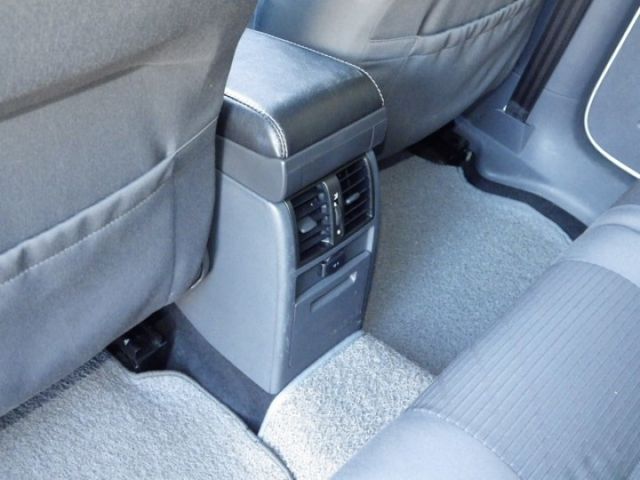 13年式 7人座 商務車 柴油 渦輪 盲點偵測x4 全程原廠保養 可認證 可全額貸款  第13張相片