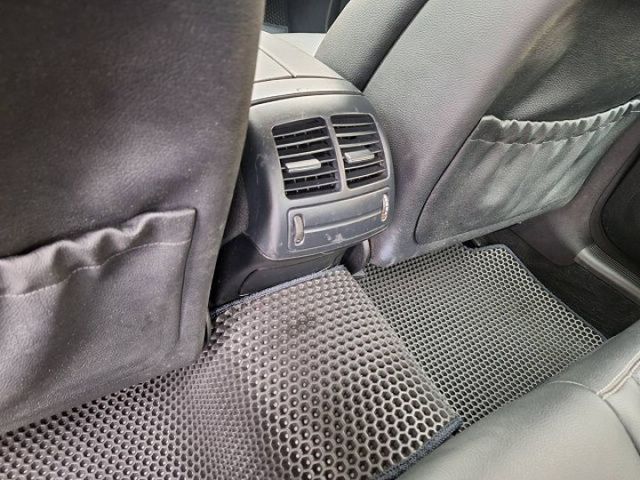 非常經典 在地大廟主委一手車庫車 僅跑11萬 整台車內外綿~綿~綿~  第14張相片