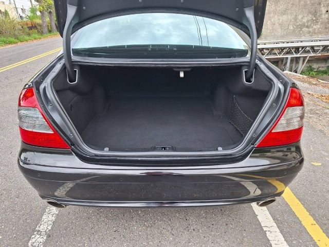 非常經典 在地大廟主委一手車庫車 僅跑11萬 整台車內外綿~綿~綿~  第18張相片