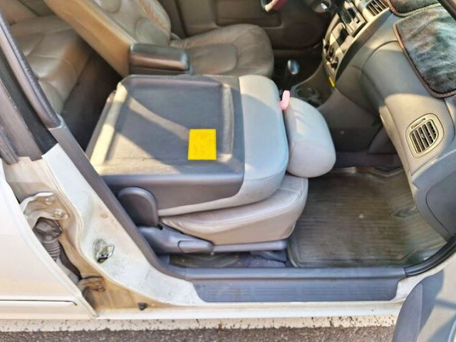 整台原板件 車況正常 無待修項目 冷氣強冷 里程保證 最佳代步車  第16張相片