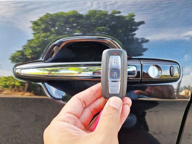 I KEY 數位儀表板 盲點偵測 倒車顯影 恆溫 定速 電折 可保固 可全貸  第6張相片