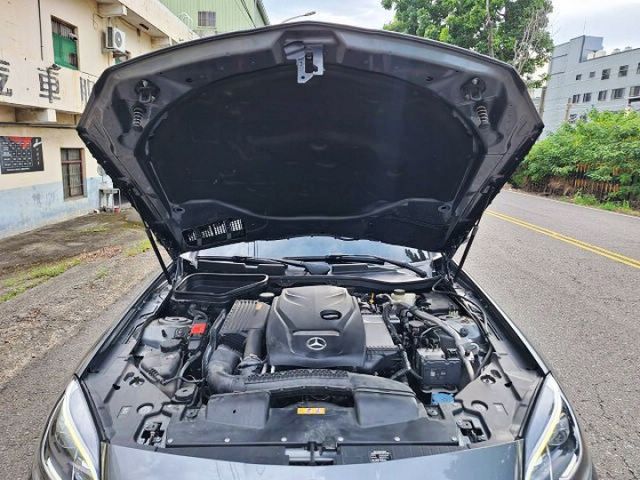 SLC200 總代理 敞篷車 可全額貸款  第13張相片