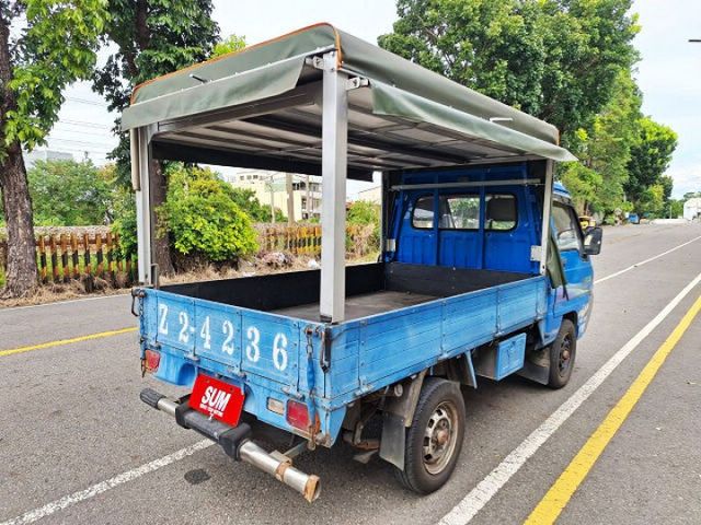 全新三面掀帆布 四只全新胎 冷氣冷  MP3音響 動力方向盤 車況佳  第4張相片