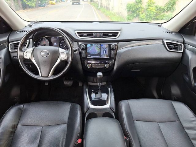 僅跑7萬 I-KEY 摸門 環景 4WD 全景天窗 盲點偵測 車道偏移 電尾門  第7張相片