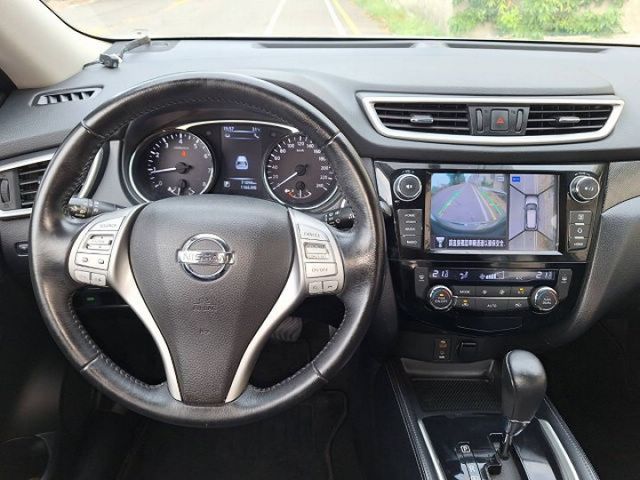 僅跑7萬 I-KEY 摸門 環景 4WD 全景天窗 盲點偵測 車道偏移 電尾門  第8張相片