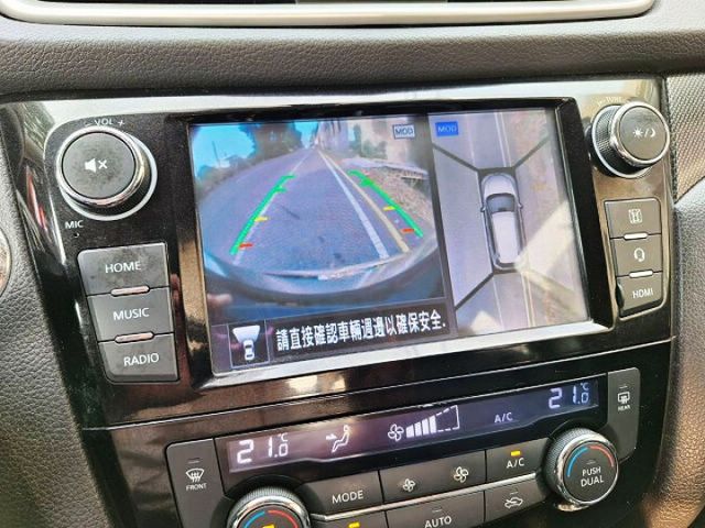 僅跑7萬 I-KEY 摸門 環景 4WD 全景天窗 盲點偵測 車道偏移 電尾門  第9張相片