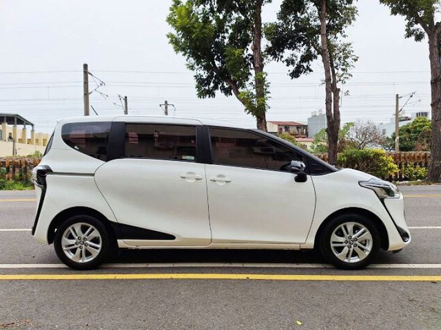 休旅 電動滑門 盲點 定速 TSS系統 無菸車 保固中  第3張相片