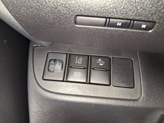 休旅 電動滑門 盲點 定速 TSS系統 無菸車 保固中  第6張相片