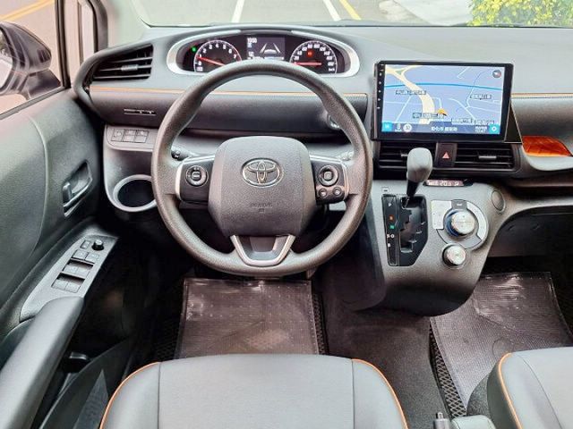 休旅 電動滑門 盲點 定速 TSS系統 無菸車 保固中  第8張相片