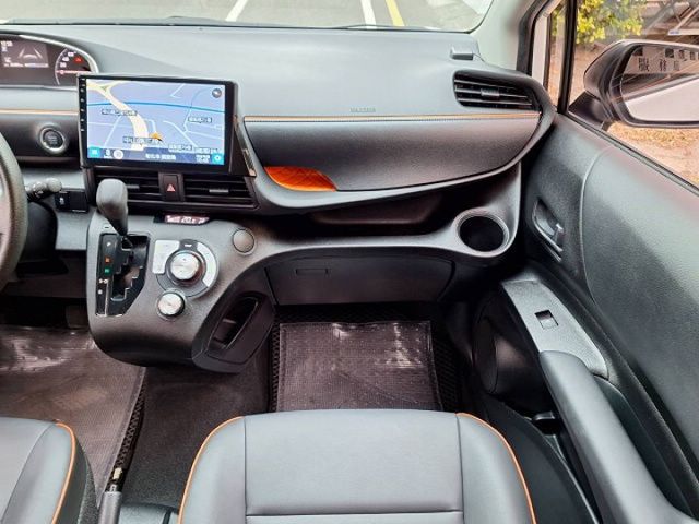 休旅 電動滑門 盲點 定速 TSS系統 無菸車 保固中  第11張相片