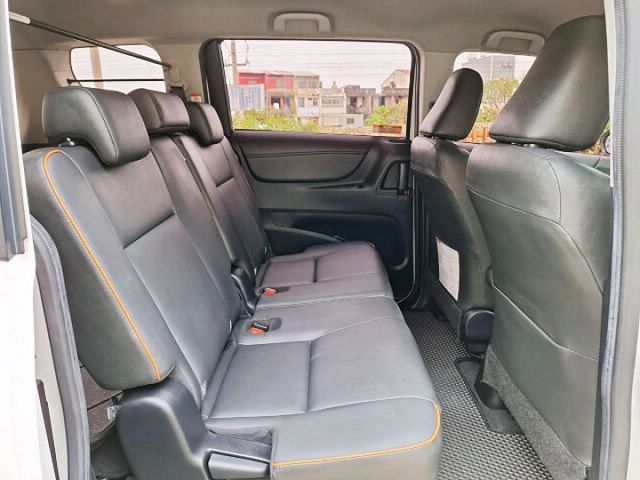 休旅 電動滑門 盲點 定速 TSS系統 無菸車 保固中  第17張相片