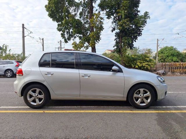 11年式 1.6TDI柴油 安卓機 行車紀錄器 胎壓偵測 四只同花紋馬牌全新輪胎  第3張相片