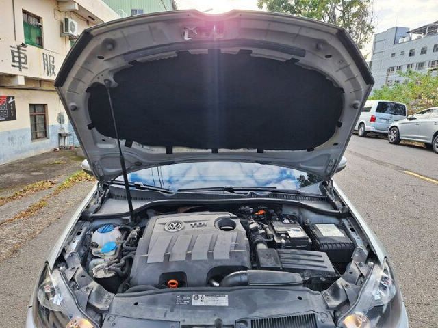 11年式 1.6TDI柴油 安卓機 行車紀錄器 胎壓偵測 四只同花紋馬牌全新輪胎  第20張相片