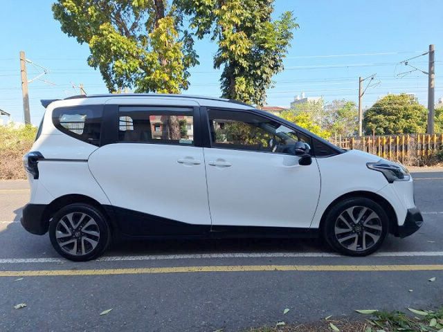 CROSSOVER版 休旅雙吸滑門 定速 TSS系統 四只16吋橫濱全新輪胎 無菸車 保固中 可全貸  第3張相片