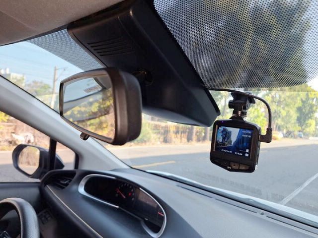 CROSSOVER版 休旅雙吸滑門 定速 TSS系統 四只16吋橫濱全新輪胎 無菸車 保固中 可全貸  第7張相片