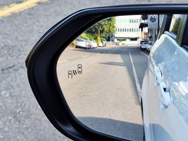 7人座 雙電動滑門 盲點 定速 TSS系統 全新安卓機+360環景 保固中  第5張相片