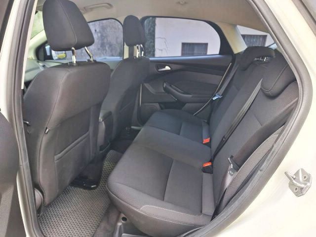 一手車 全程原廠保養  恆溫 定速 渦輪 電折 快撥 盲點 衛星導航 倒車影像 可認證  (貸款專案)  第14張相片