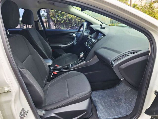 一手車 全程原廠保養  恆溫 定速 渦輪 電折 快撥 盲點 衛星導航 倒車影像 可認證  (貸款專案)  第16張相片