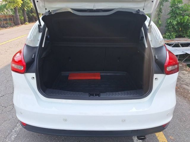 一手車 全程原廠保養  恆溫 定速 渦輪 電折 快撥 盲點 衛星導航 倒車影像 可認證  (貸款專案)  第18張相片