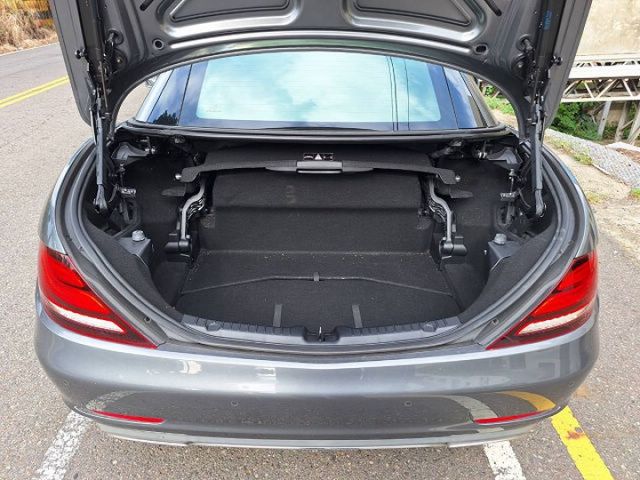 SLC200 總代理 敞篷車 可全額貸款  第11張相片