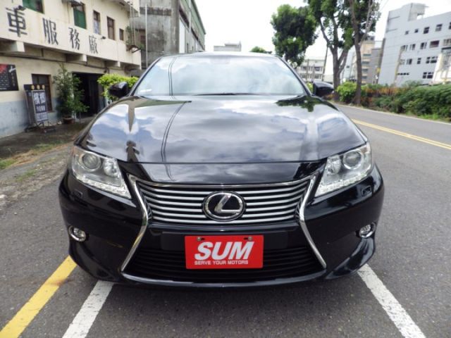 ES350 旗艦型 I KEY 摸門 全景天窗 LDWS/車道偏離警示系統  盲點 可認證  可全額貸款  第2張相片