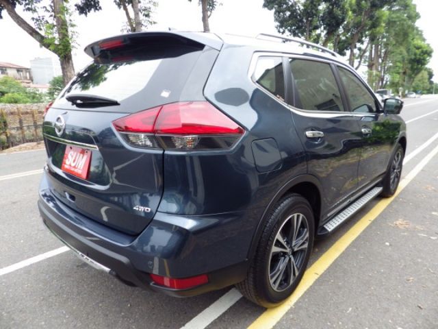 僅跑一萬 全景天窗 I KEY 車道偏移 ACC跟車 360度環景 電尾門 可認證 可全額貸款  第4張相片
