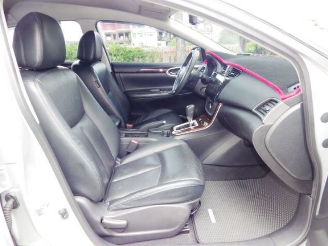 福利車 I KEY 定速 安卓機 雙區恆溫  倒車影像 可認證 可全額貸款  第16張相片