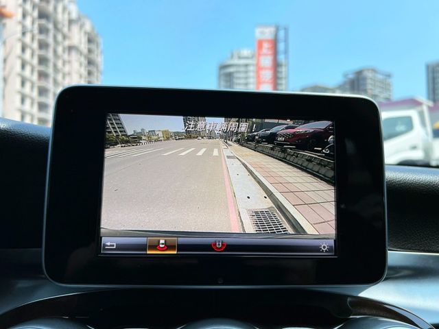 Mercedes-Benz/賓士   GLC-CLASS  GLC300  第14張相片