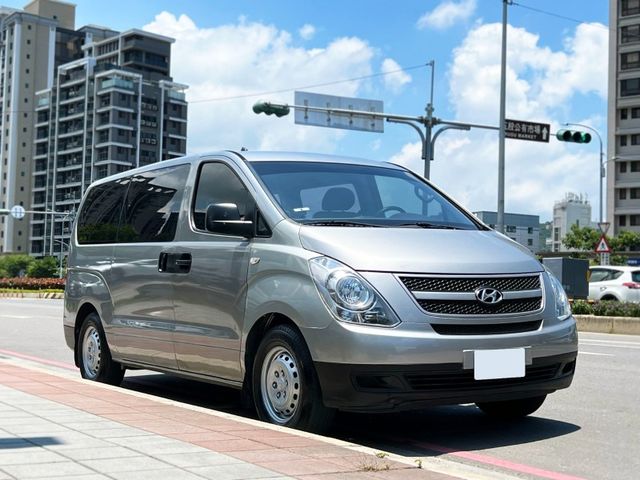 Hyundai  Starex  第2張相片