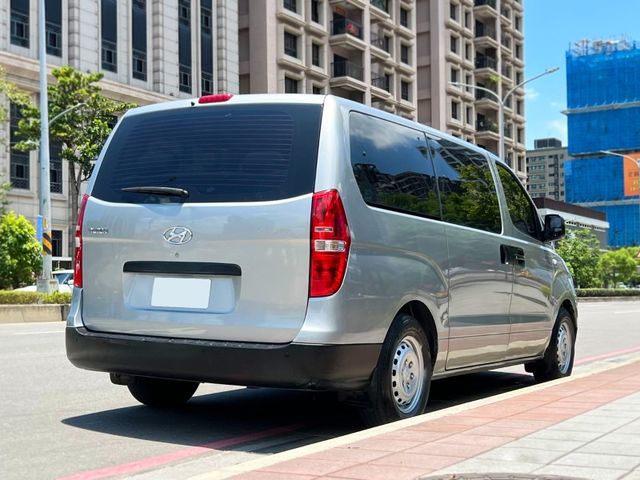 Hyundai  Starex  第3張相片