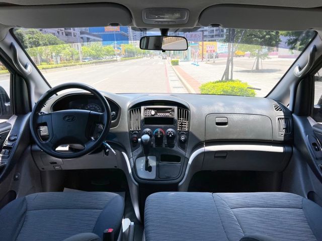 Hyundai  Starex  第7張相片