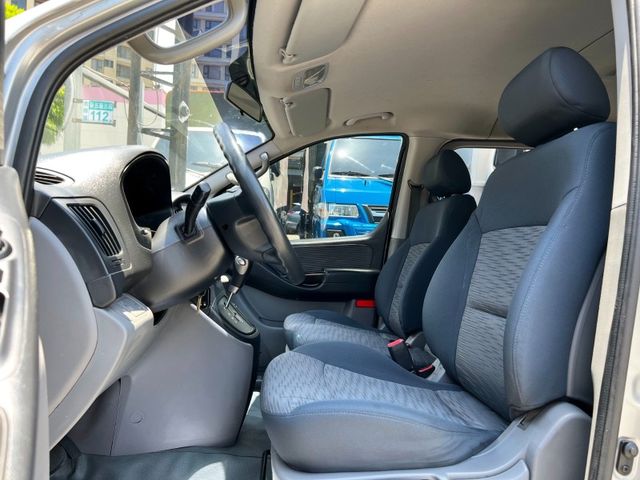 Hyundai  Starex  第8張相片