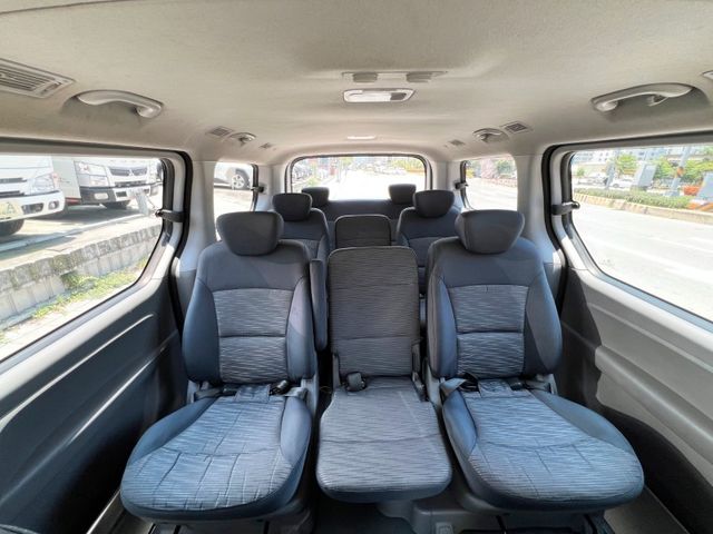 Hyundai  Starex  第10張相片