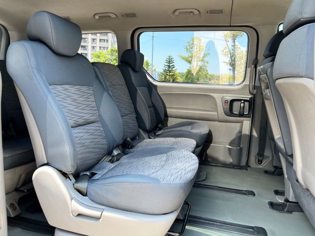 Hyundai  Starex  第13張相片