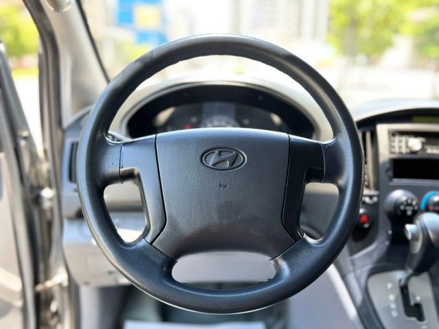 Hyundai  Starex  第17張相片
