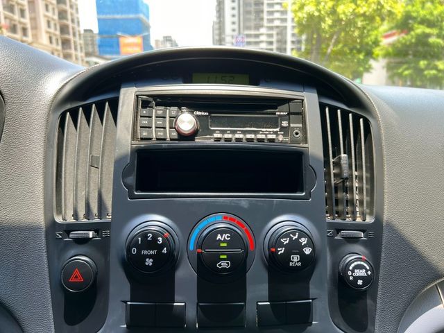 Hyundai  Starex  第19張相片