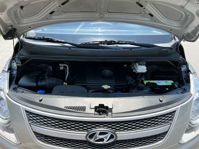 Hyundai  Starex  第20張相片