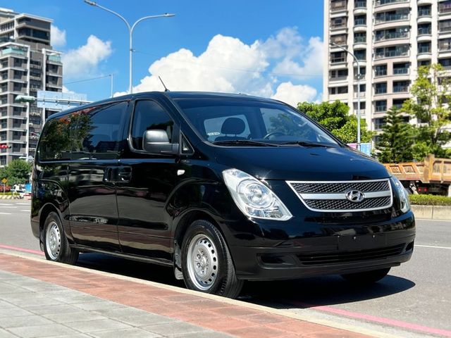 Hyundai  Starex  第2張相片