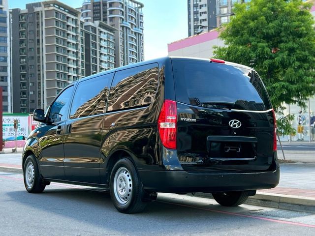 Hyundai  Starex  第4張相片