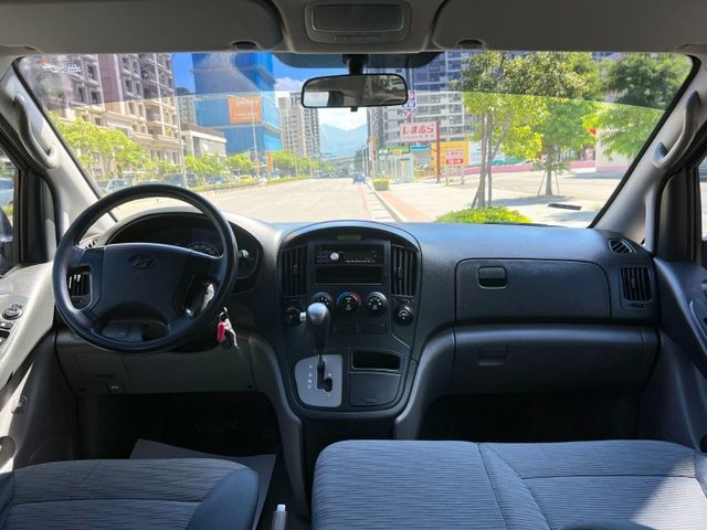 Hyundai  Starex  第6張相片