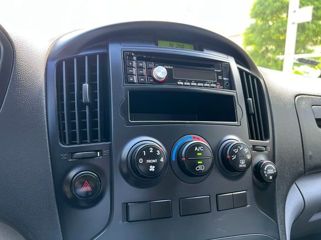 Hyundai  Starex  第15張相片