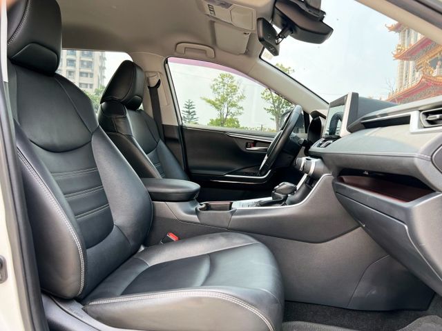 Toyota  RAV4  第8張相片