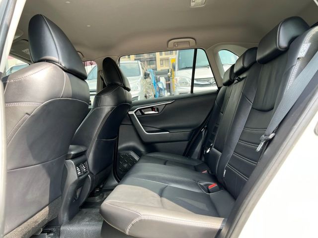 Toyota  RAV4  第9張相片