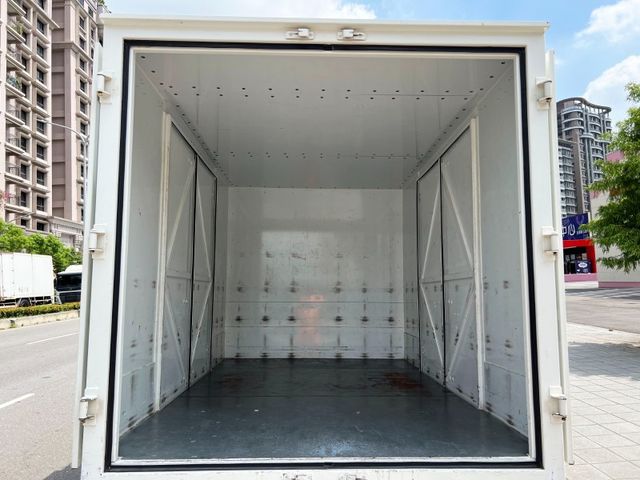 Mitsubishi  Canter  第6張相片