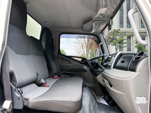 Mitsubishi  Canter  第8張相片