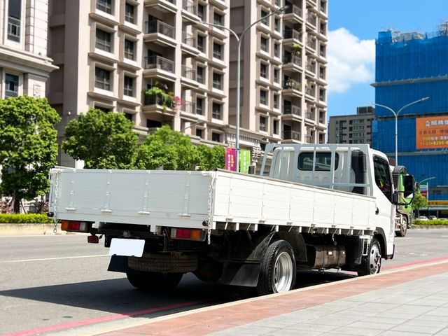 Mitsubishi  Canter  第3張相片