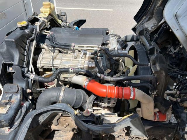 Mitsubishi  Canter  第15張相片