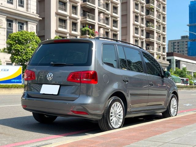 Volkswagen 福斯  Touran  第3張相片