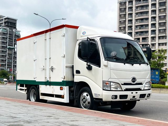 Hino  300  第2張相片
